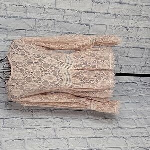 N L W‎ CURRENT FASHIONS Pink Floral Lace and Crochet Blouse Small